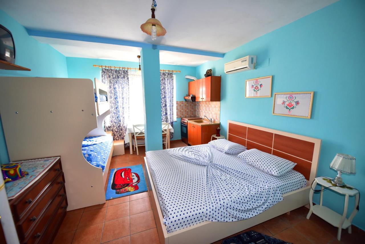 Lovely Apartment W/ Ac + Bath. + Kitchen + Parking And Garden Shkodër Eksteriør billede